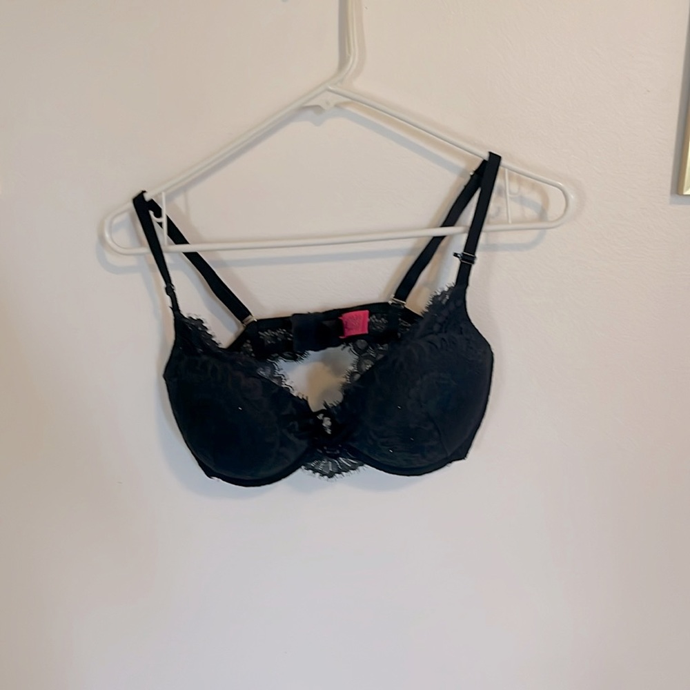 Women’s push up bra